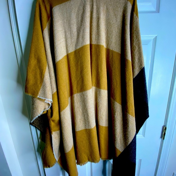 Anne Klein Neutral Multicolor Poncho - Picture 5 of 6